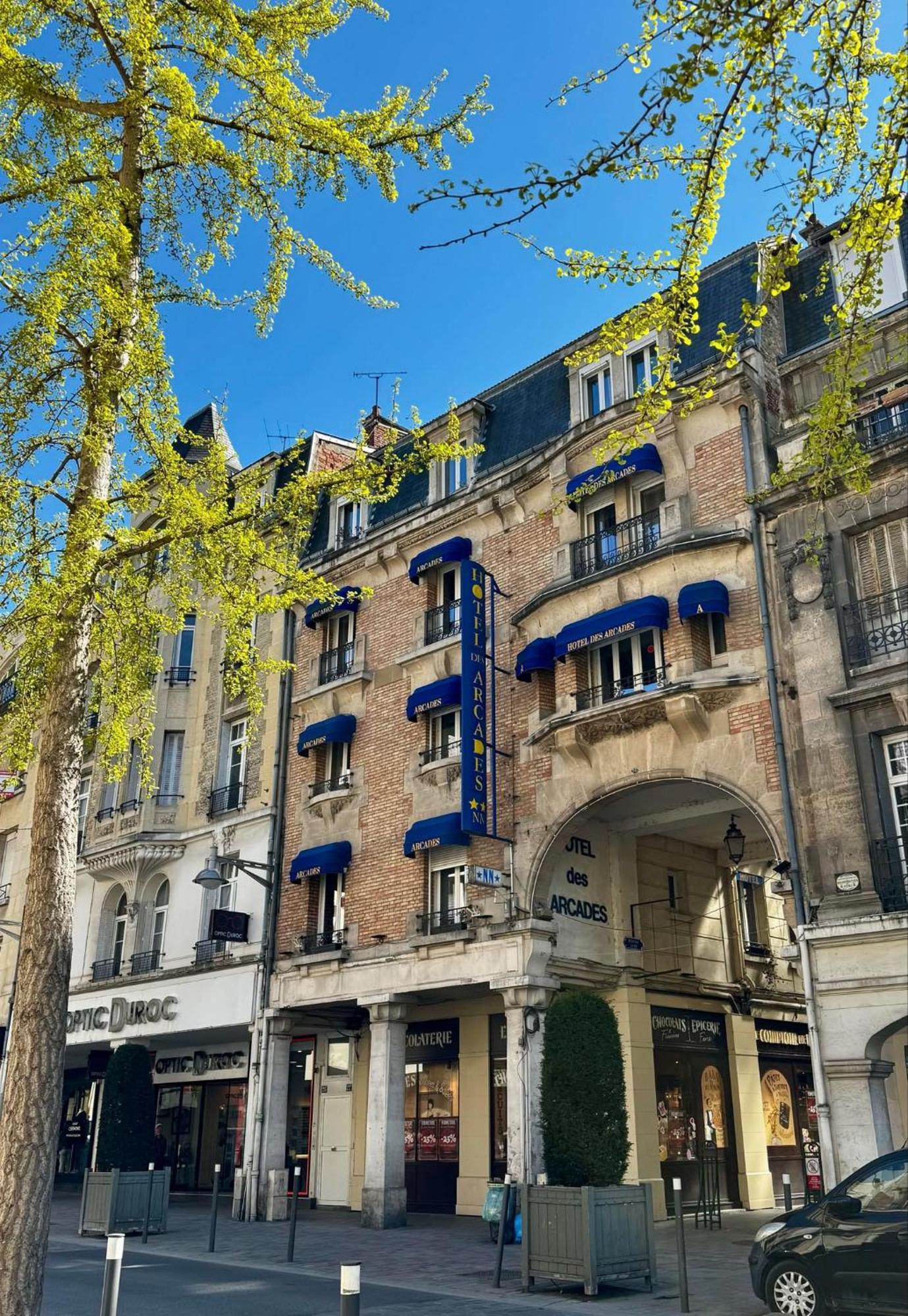 Hôtel des Arcades Reims Exterior foto